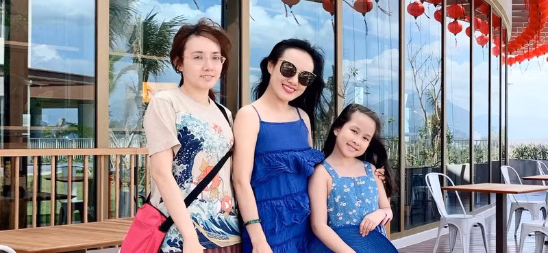 Đây là lần đầu tiên cô chia sẻ về hình ảnh em gái ruột của mình công khai trên mạng xã hội.