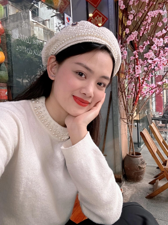 VĐV quê Thái Bình từng đi vào lịch sử bóng chuyền nữ Việt Nam khi giành được danh hiệu chuyền hai xuất sắc nhất tại một giải đấu quốc tế - giải bóng chuyền trẻ Vô địch Đông Nam Á 2016.