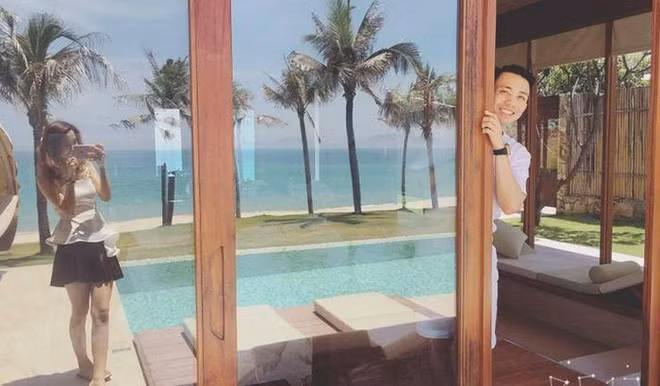 Người tình của Minh Nhựa - Angela cũng được đại gia này tổ chức sinh nhật hoành tráng với sự góp mặt của khá đông bạn bè.