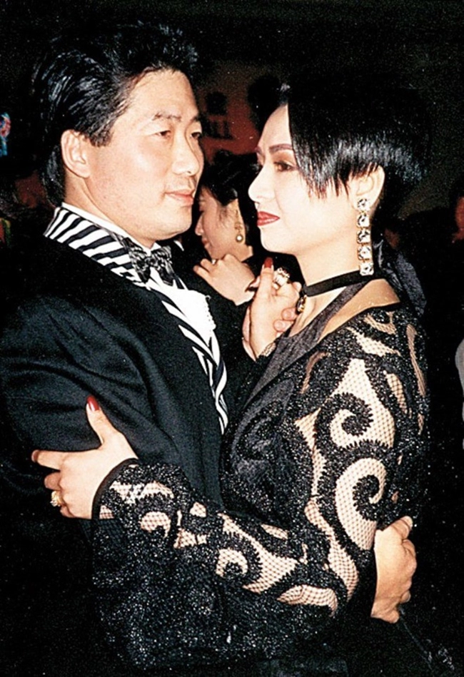 Diệp Tử My cùng người chồng không chính thức.