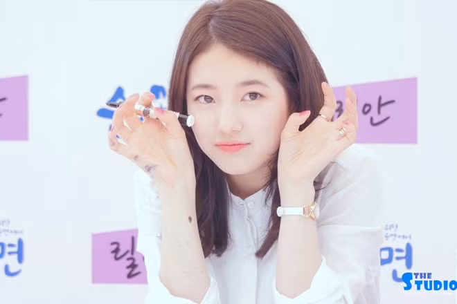 Nếu không tham gia phim học đường về âm nhạc Dream High, có lẽ thần tượng Hàn Suzy đã không có gia tài phim đồ sộ và đình đám như hiện nay. Dream High không chỉ là dự án phim đầu tiên của Suzy, mà còn là bước đầu trong chặng đường chinh phục khán giả với danh hiệu "tình đầu quốc dân" của em út nhóm miss A sau đó.