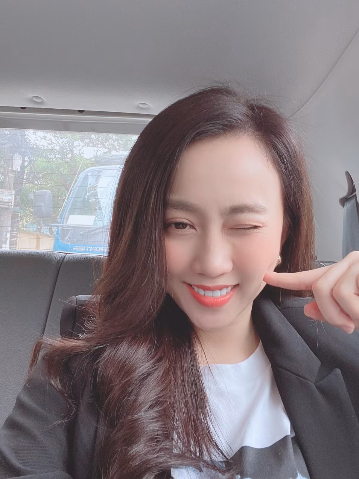 Ở tuổi 26, nữ diễn viên đã tự sắm nhà riêng, xế hộp sang trọng để phục vụ nhu cầu đi lại.