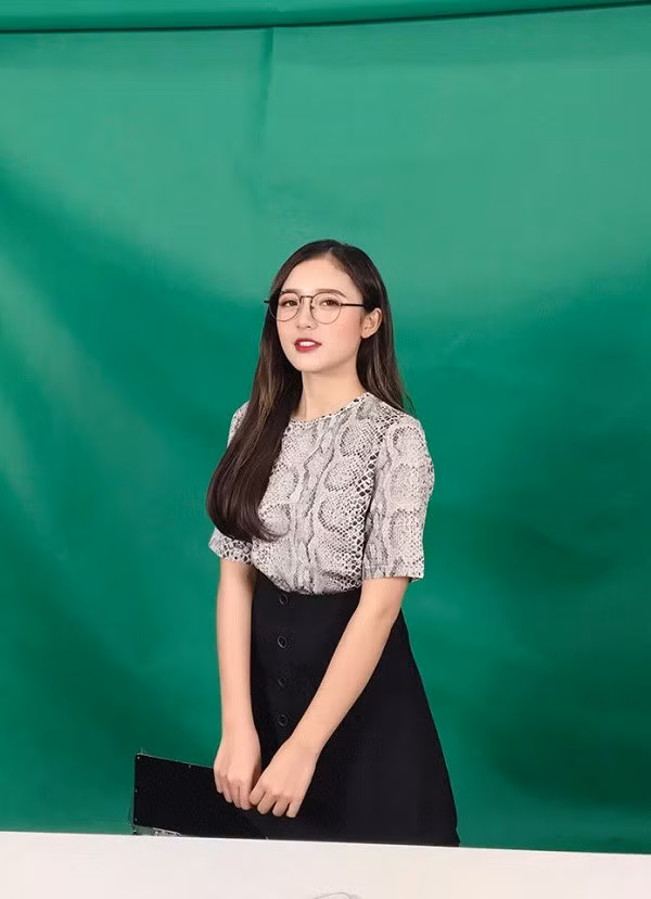 Chỉ một thao tác sơ vin thôi là đã đủ giúp các chị em có chiều cao hạn chế giấu đi nhược điểm ở vóc dáng.