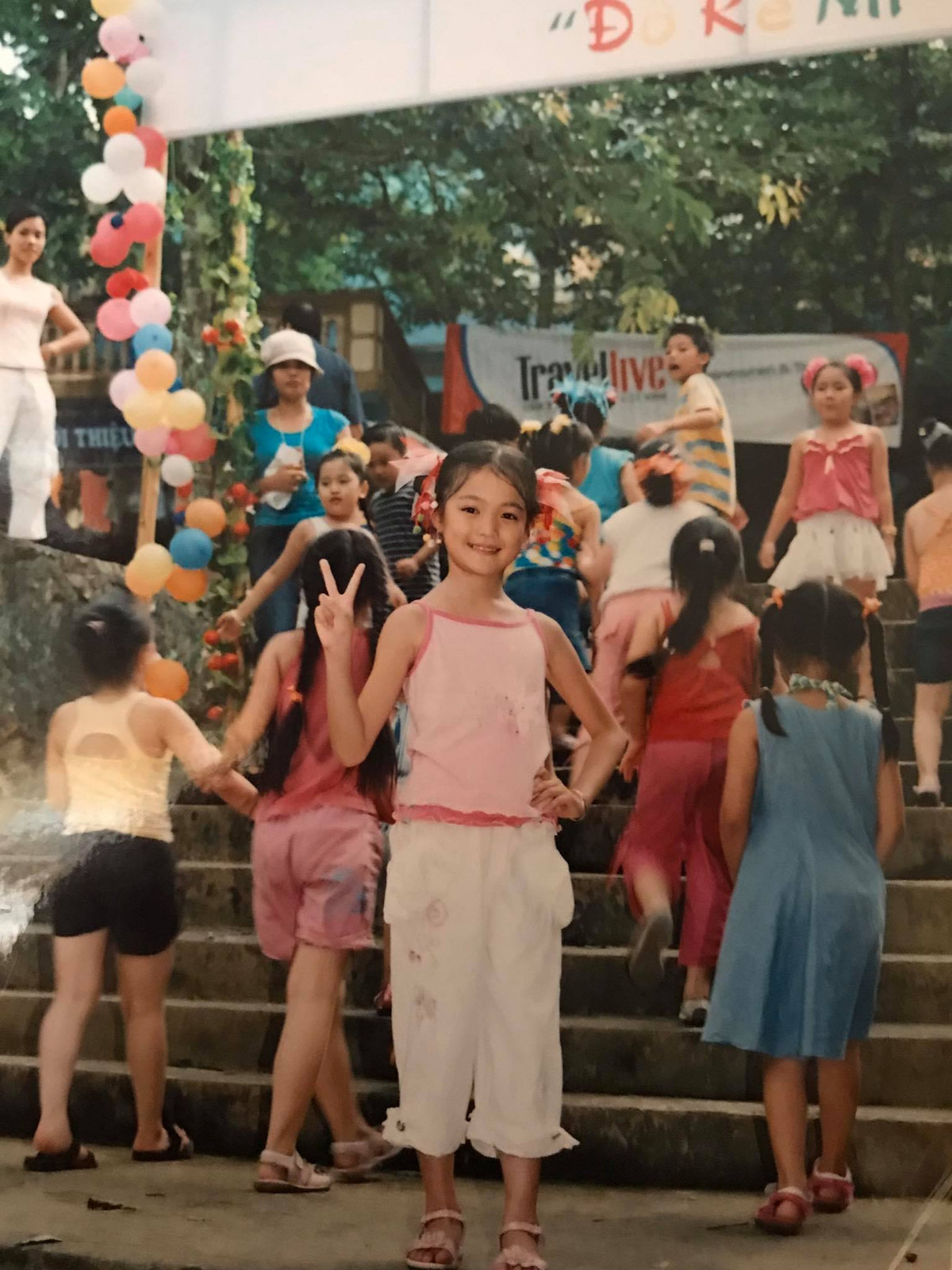 Ma Kiều Anh cũng là sao nhí có màn "lột xác" khá ngoạn mục sau 13 năm từ khi tham gia Đồ Rê Mí 2007. Cô bé từng lọt top 10 của cuộc thi.