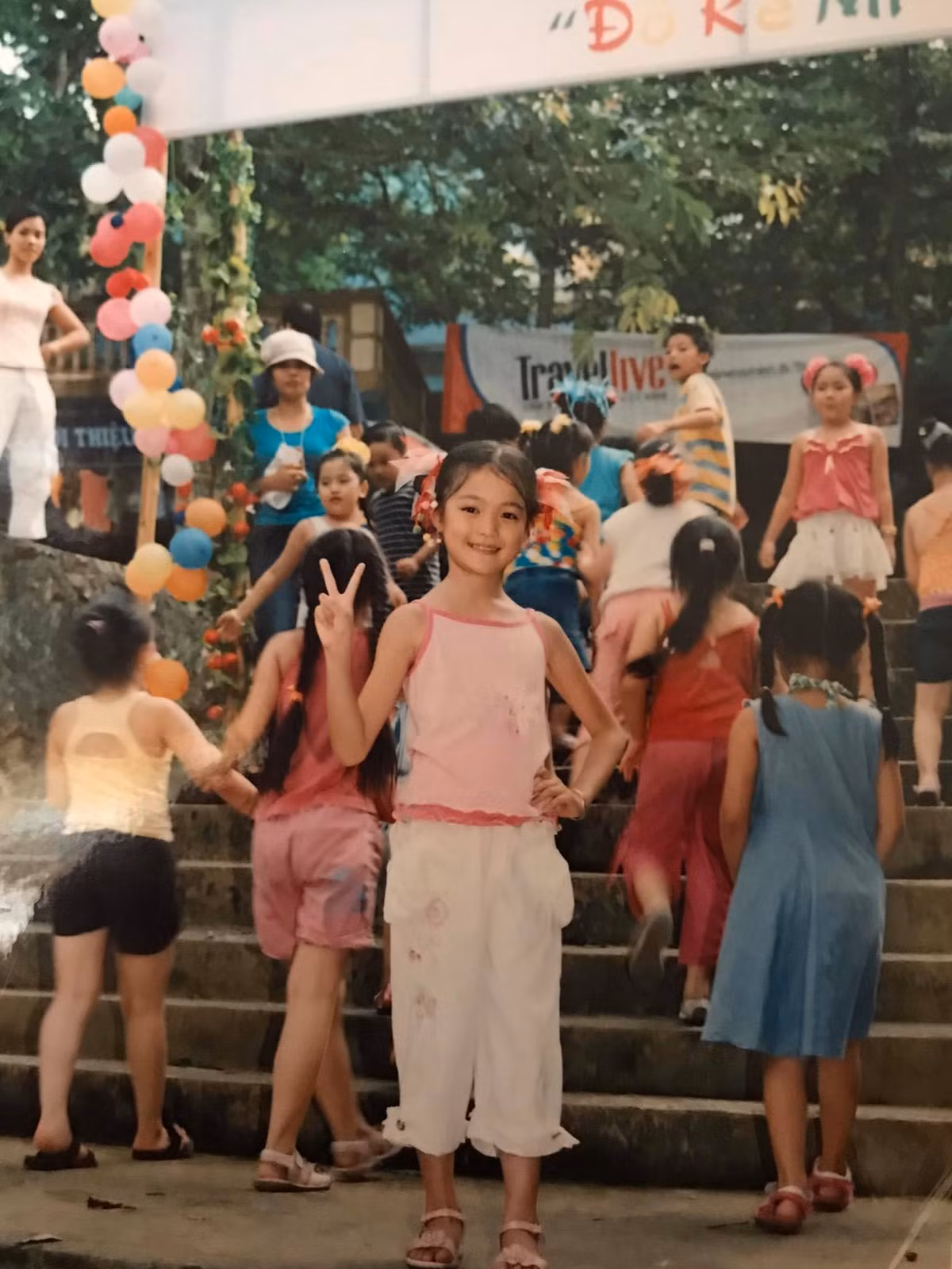 Ma Kiều Anh cũng là sao nhí có màn "lột xác" khá ngoạn mục sau 13 năm từ khi tham gia Đồ Rê Mí 2007. Cô bé từng lọt top 10 của cuộc thi.