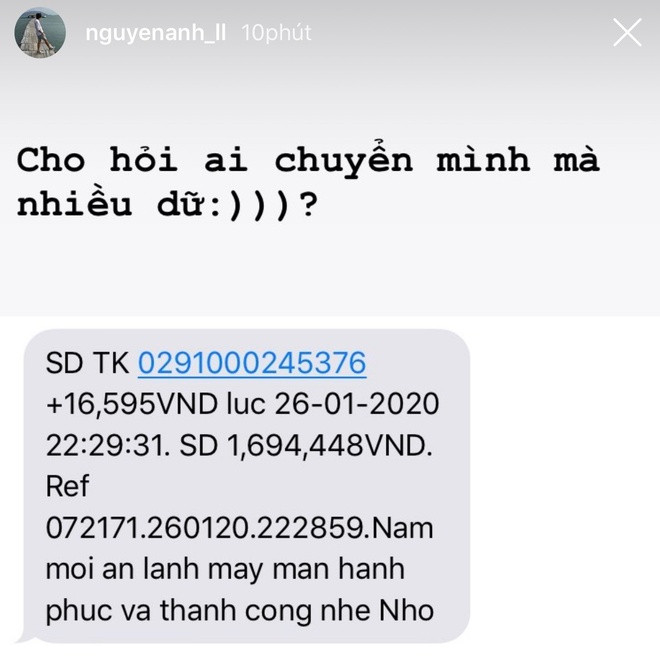 Trong khi đó, Tuấn Anh khoe trên trang Instagram cá nhân rằng anh được một người hâm mộ giấu tên mừng tuổi hơn 1 triệu đồng.