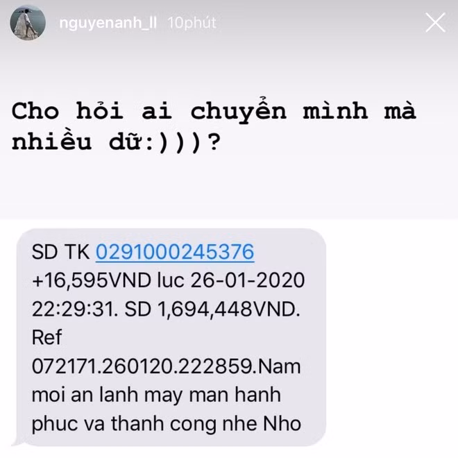 Trong khi đó, Tuấn Anh khoe trên trang Instagram cá nhân rằng anh được một người hâm mộ giấu tên mừng tuổi hơn 1 triệu đồng.