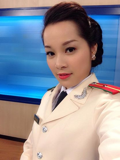  Năm 2009, Minh Hương lên xe hoa và có một cuộc sống bình yên, hạnh phúc với Lê Huỳnh. Hiện tại, cô đã có hai nhóc tỳ đáng yêu, kháu khỉnh và là MC thời sự cho kênh truyền hình ANTV.