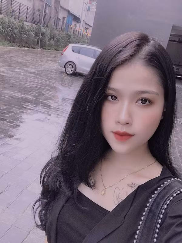 Mới đây, trên trang cá nhân của mình, Huyền My, người từng dính tin đồn tình cảm với Quang Hải tham gia trò giao lưu, đặt câu hỏi với người hâm mộ.