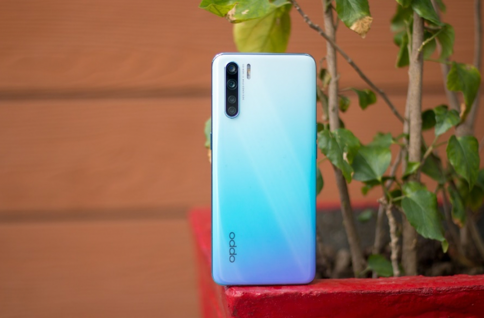 Nhung mau dien thoai duoi 10 trieu tang Valentine, nang nao nhan duoc cung xieu long-Hinh-8