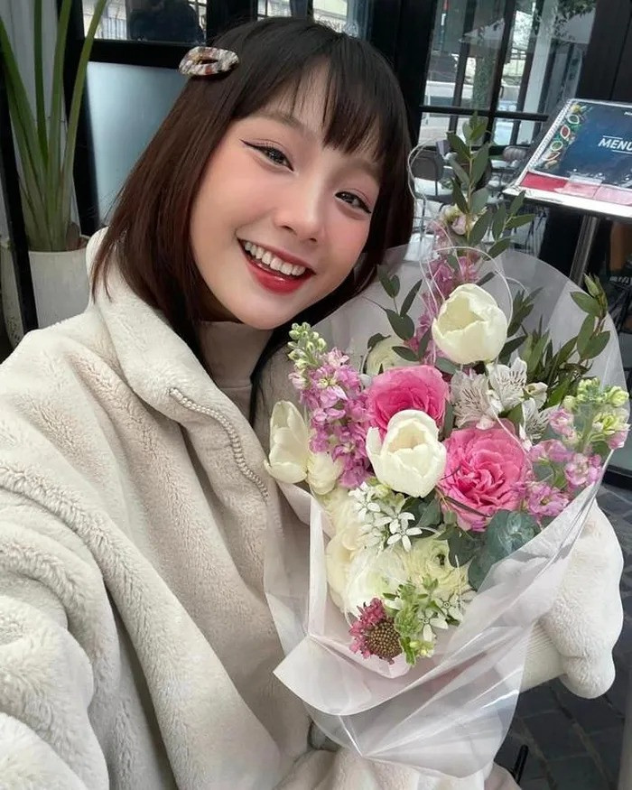 Cô gái người Tày đến từ Lạng Sơn từng là người mẫu ảnh đắt show, liên tục xuất hiện trong quảng cáo của nhiều nhãn hàng.