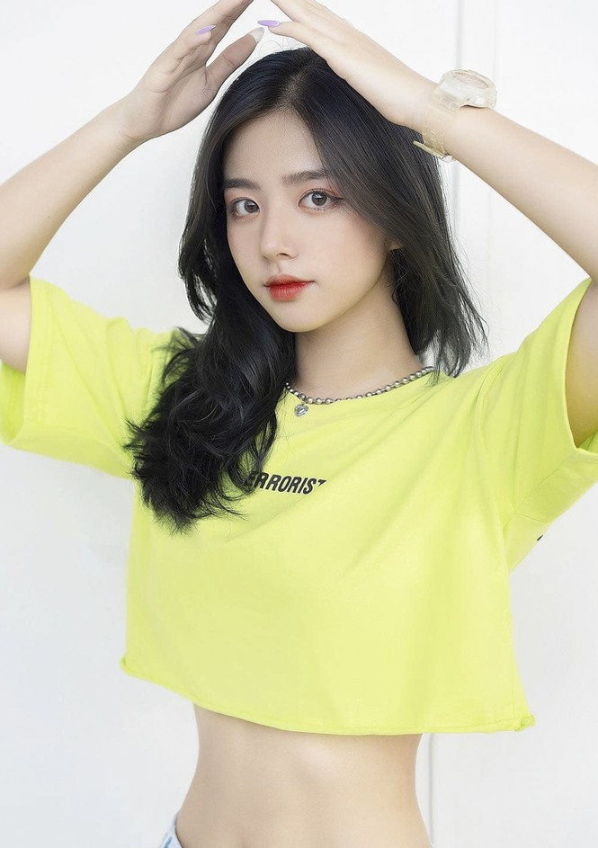 Phan Hằng chính là một trong những hot girl tiêu biểu của thế hệ 10X xứng đáng với danh xưng “nữ thần thế hệ mới”.