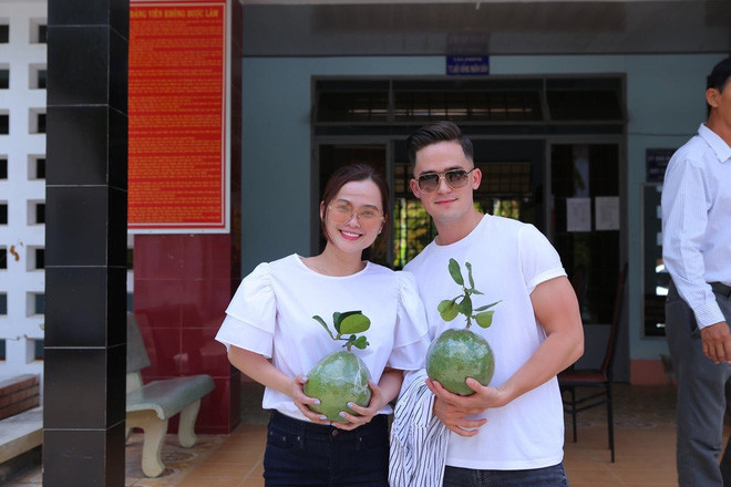 Luân Vũ đã trải qua 2 mối tình với người đồng giới, trong đó mối tình thứ 2 yêu trong vòng 4 năm và đã tổ chức đám cưới.