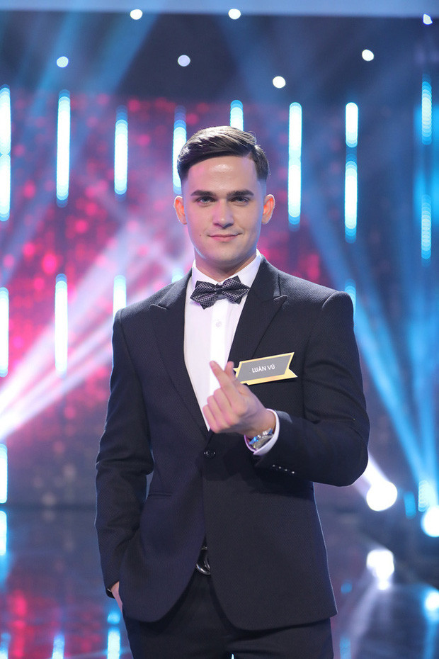 Luân Vũ - anh chàng giáo viên tiếng Anh người Mỹ gốc Bồ Đào Nha mấy ngày qua đã gây sốt trong chương trình truyền hình Người ấy là ai? tập 2 khi để lại nhiều ấn tượng hài hước.