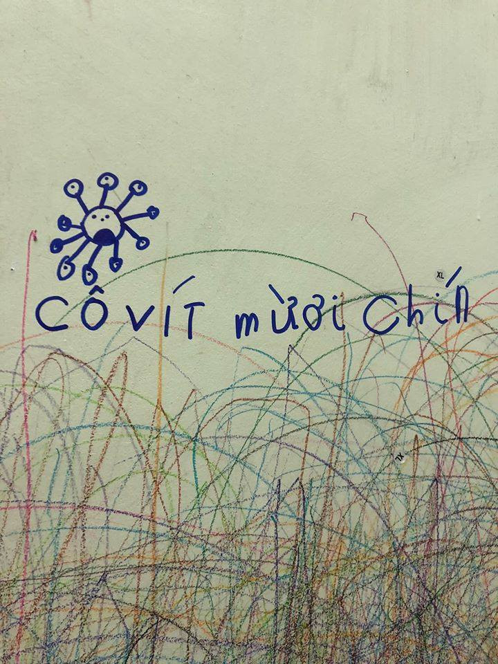 Một trong những điều mệt mỏi nhất của các bậc cha mẹ đó là mỗi ngày phải đi thu dọn chiến tích của những người bạn nhỏ. Gần như gia đình nào có trẻ em đều bị tình trạng chung là các bé thích vẽ lên tường.