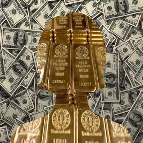 Bức hình avatar nhạt nhẽo của Facebook được tạo ra với nhiều phong cách khác nhau thể hiện cá tính, mong ước và lối sống của chủ nhân. Những bạn rich kid sang chảnh đương nhiên thích những tấm hình toàn tiền, vàng, sử dụng đồ phụ kiện từ các thương hiệu đắt tiền như Gucci, Louis Vuitton,...