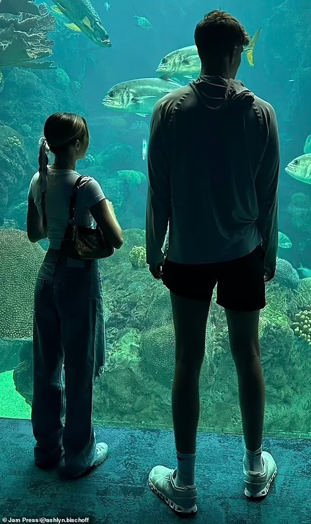 Tuy nhiên, cả 2 đã biết cách biến khoảng cách chiều cao thành lợi thế trong cuộc sống.