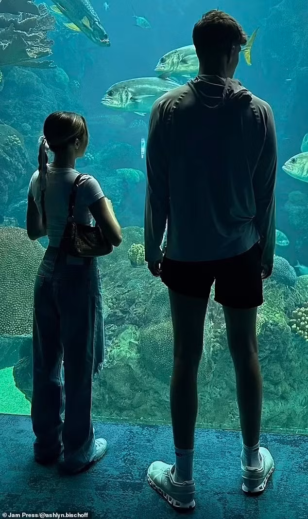 Tuy nhiên, cả 2 đã biết cách biến khoảng cách chiều cao thành lợi thế trong cuộc sống.