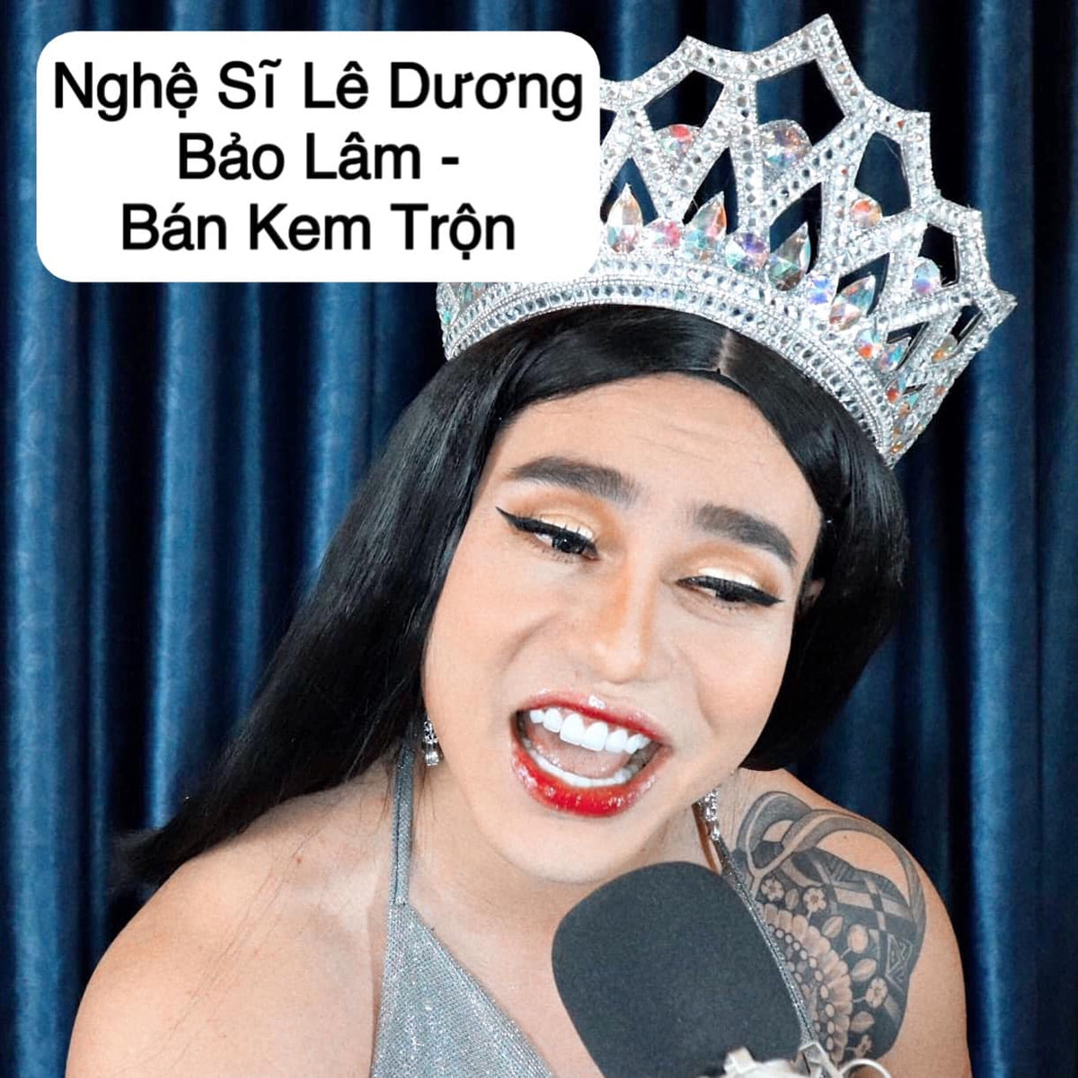 Chẳng cần phải có dịch bệnh Covid-19 thì livestream bán hàng vẫn là nghề của Lê Dương Bảo Lâm rồi.