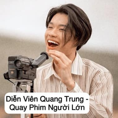 Khuôn mặt "tấu hài" của Quang Trung mà đi làm quay phim người lớn có lẽ bị đuổi việc sớm.