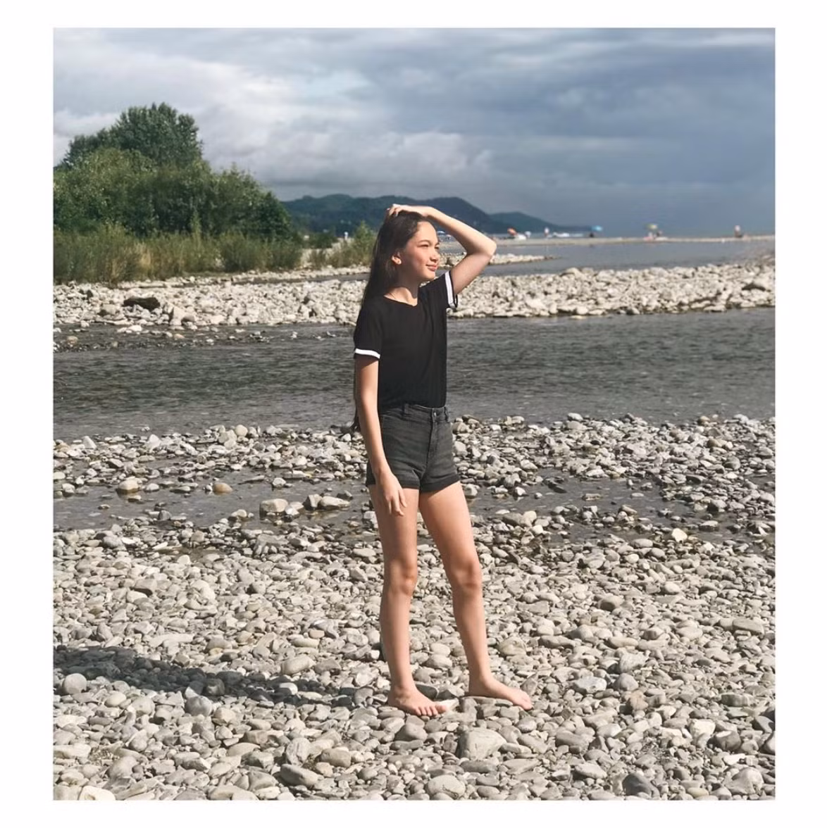 Hiện tại, Thanh Giang đang sinh sống cùng gia đình tại Nga. Tháng 8 vừa qua, cô bé cùng bố sang Thái Lan cổ vũ anh trai đang khoác áo của CLB Muangthong United.