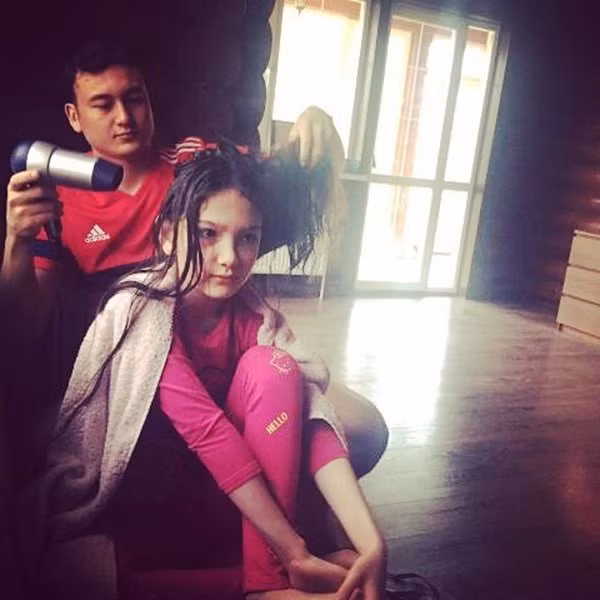 Em gai Dang Van Lam khoe anh hoi be cuc xinh dung chuan “Em be Lien Xo“