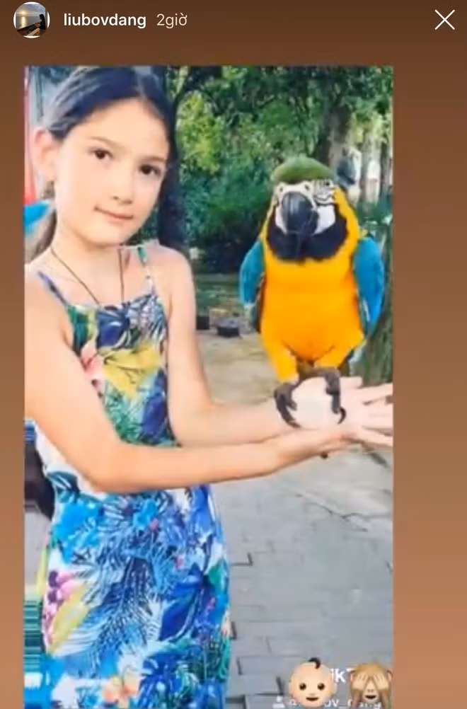 Mang trong mình hai dòng máu Việt - Nga, cô bé xinh đẹp, đáng yêu từ khi lọt lòng. Bởi thế mà nói lớn lên lại khiến khối anh tương tư.