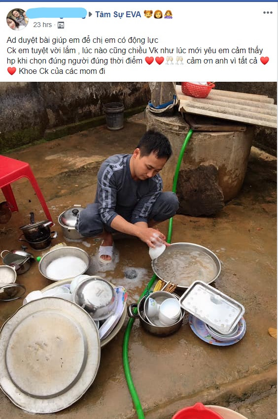 "Người đàn ông đáng trân trọng không phải ra xã hội ăn to, làm lớn mà khi trở về với gia đình biết yêu thương, lo lắng và không ngần ngại giúp vợ" - Facebooker T.H bình luận.