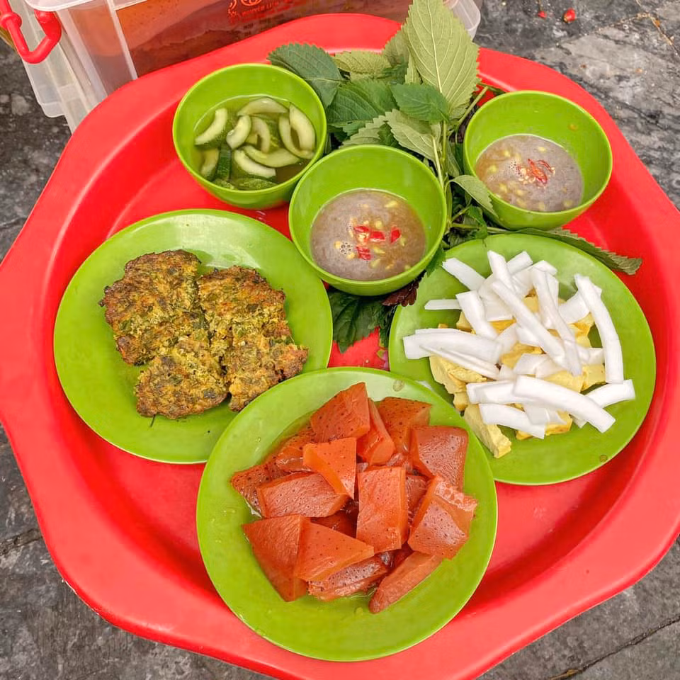 Không chỉ thơm ngon hấp dẫn mà sứa đỏ còn có nhiều tác dụng như làm mát, giảm mụn nhọt, rôm sảy.