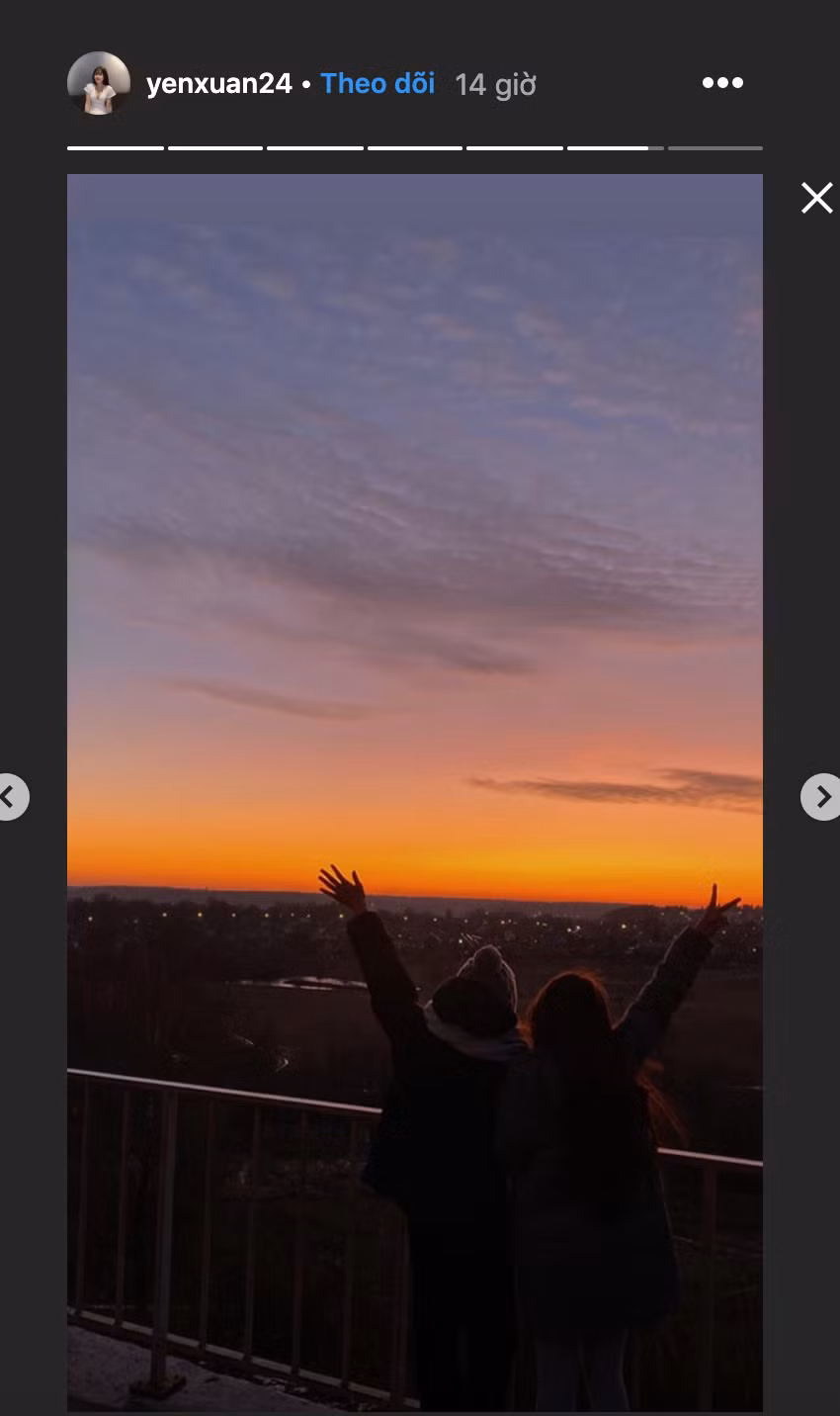 Cô nàng đăng tải tấm hình chụp cùng với Thanh Giang, em gái ruột Đặng Văn Lâm.