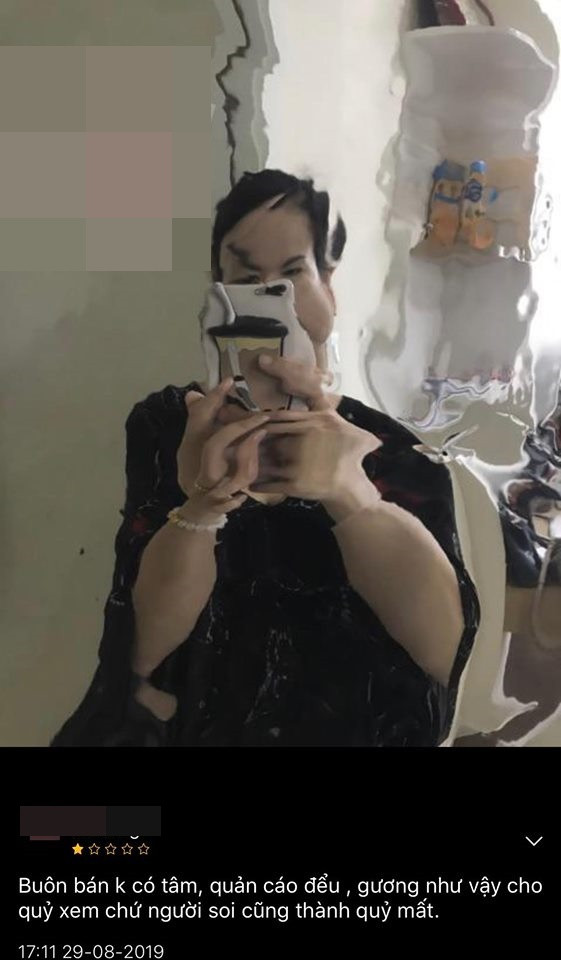 Khá nhiều cô gái mua phải chiếc gương dẻo kém chất lượng trên mạng.