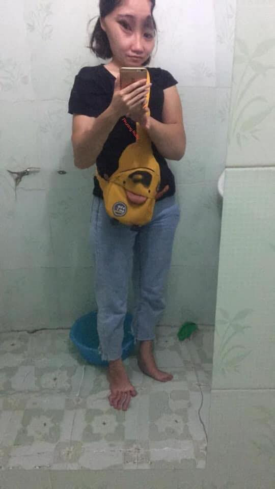 Tuy nhiên khi nhận hàng, nhiều người cười ra nước mắt khi hình ảnh trong gương dẻo hiện lên nhoè nhoẹt và biến dạng.