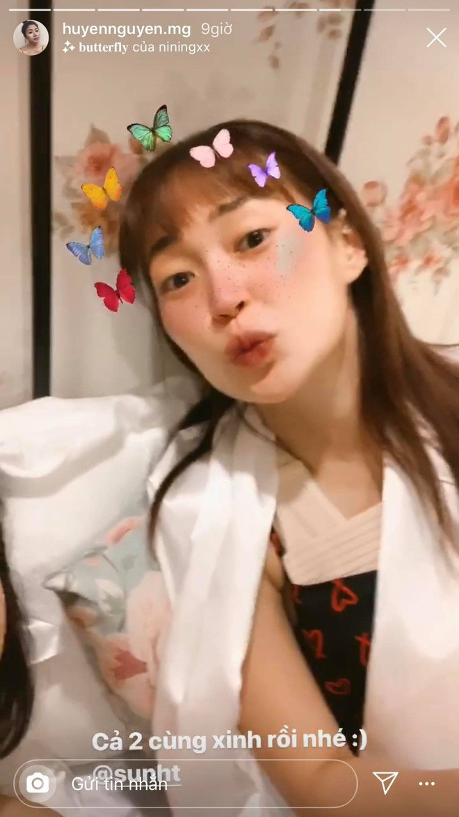 Trước đó chưa lâu khi hội chị em đang "toang" thì hot girl Sun Ht bị dính nghi vấn đang "tu sửa" vòng 1.