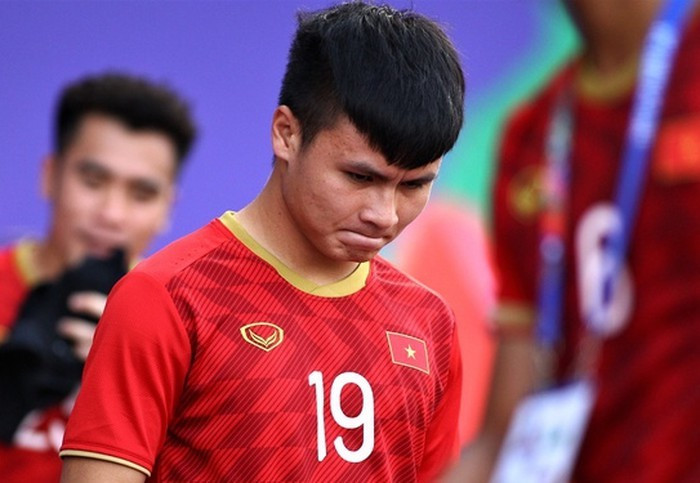 Có thể nói, loạt cái tên kể trên đều là những nhân vật nổi tiếng, gây chú ý thậm chí còn là nguồn cảm hứng cho giới trẻ. Thế nhưng, những scandal tình ái ồn ào đã khiến hình ảnh của họ bị ảnh hưởng không ít, thậm chí còn bị quay lưng chỉ sau một đêm.