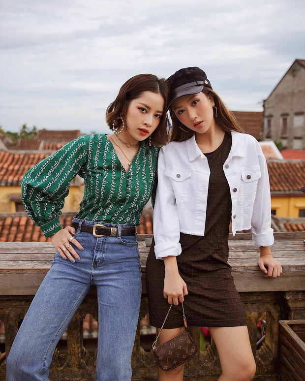 Bên cạnh những tài năng dần hoàn thiện và ngày càng được công chúng đón nhận tích cực hơn thì Chi Pu vẫn gặp không ít những chỉ trích về đời tư, nhất là những câu chuyện tình ái trong giới nghệ sĩ.