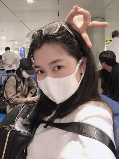 Trong suốt thời gian cách ly, Thùy Dung luôn tỏ ra lạc quan, yêu đời và nghĩ ra đủ trò để bớt nhàm chán.