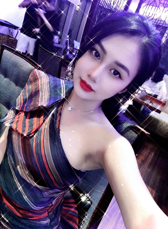 Ngay lập tức mọi thông tin liên quan đến cô nàng được hội “500 anh em” truy lùng ráo riết trên mạng xã hội.