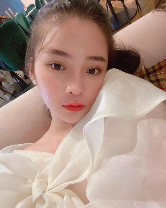 Cô bạn từng đạt HCV cờ tướng thành phố, giải Khuyến khích hát đơn ca thành phố, HCB cuộc thi Hội hoa Xuân thành phố Đà Nẵng, HCĐ Bơi lội thành phố Đà Nẵng.