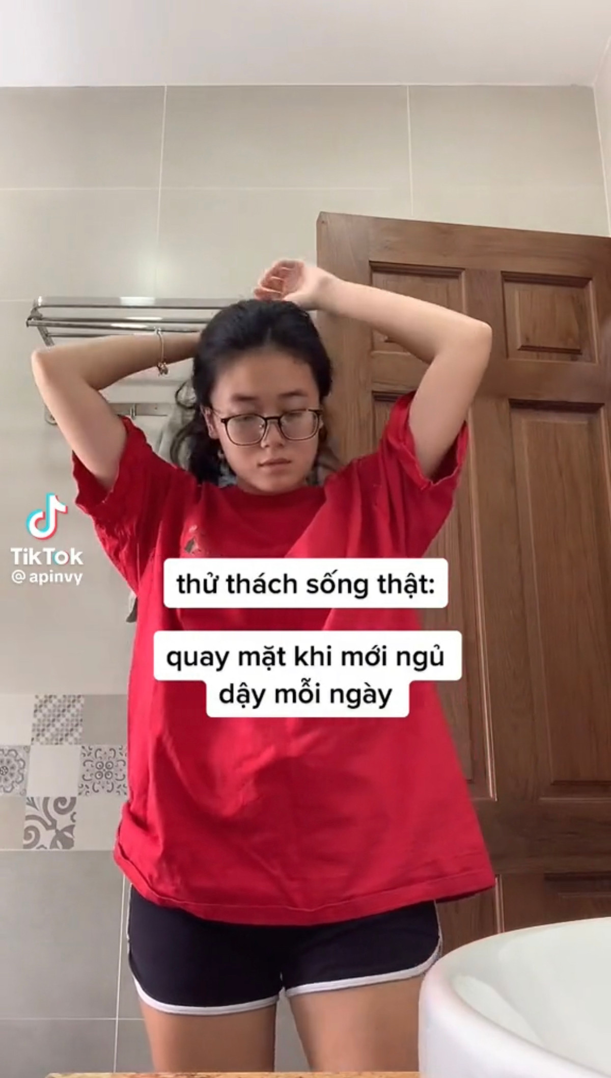 Ai cũng biết phụ nữ sẽ đẹp khi có thêm chút phấn son nhưng nhiều người quả thực vô cùng tự tin khi khoe nhan sắc thật.