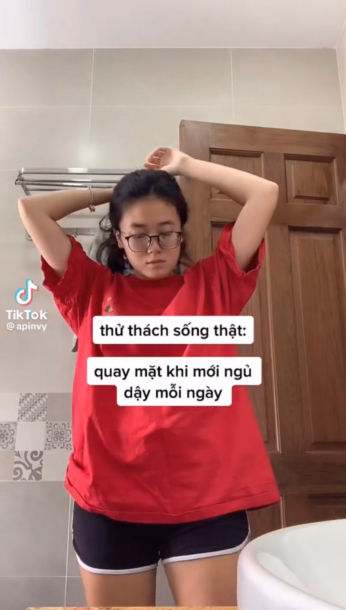 Ai cũng biết phụ nữ sẽ đẹp khi có thêm chút phấn son nhưng nhiều người quả thực vô cùng tự tin khi khoe nhan sắc thật.