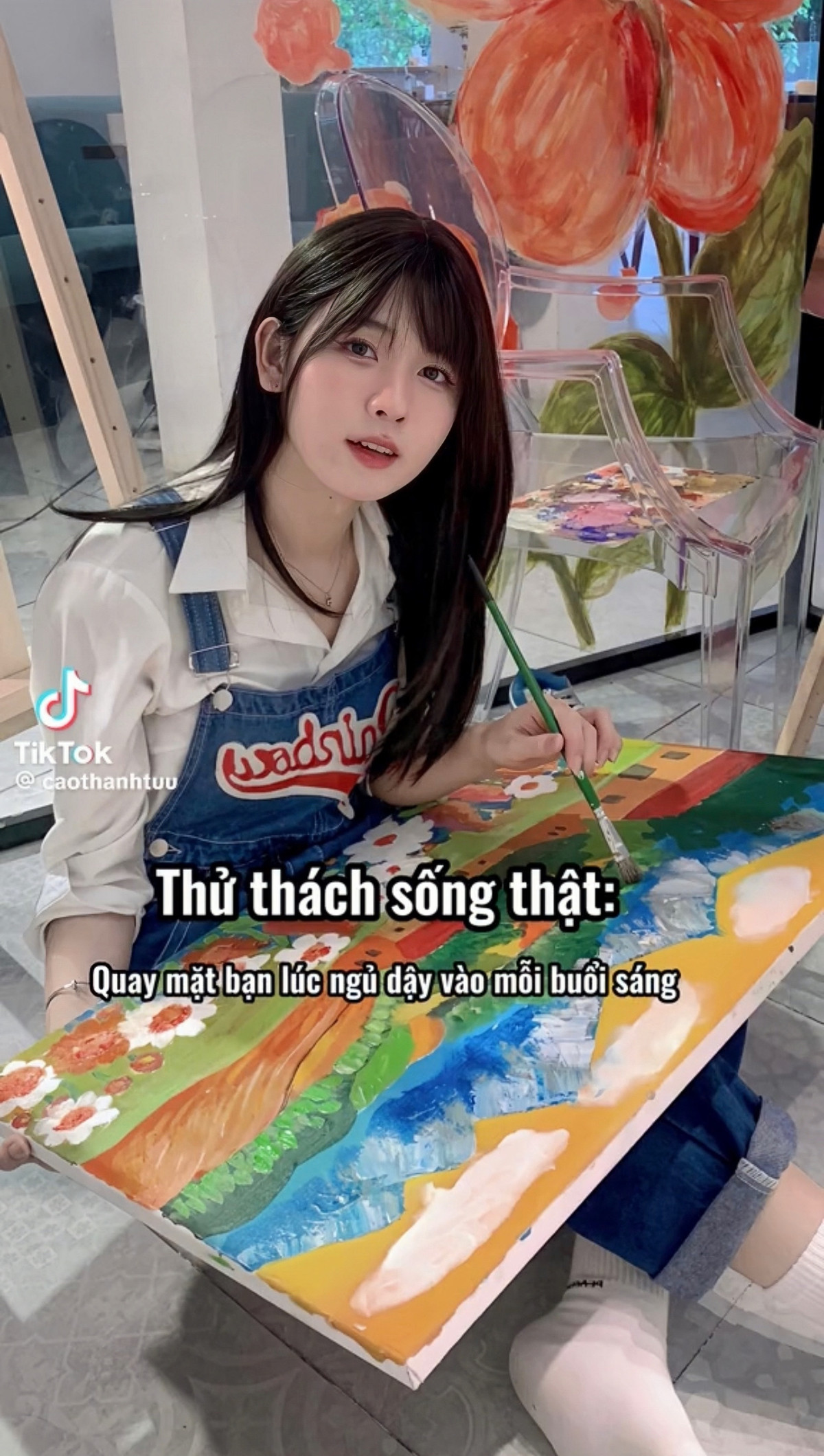 Có lẽ sẽ để lộ nhiều khuyết điểm nhưng đây cũng là chiếc thử thách giúp cho các bạn trẻ hiểu và yêu chính mình hơn, nhờ đó biết chăm sóc bản thân để dù mặt mộc cũng rạng rỡ bất chấp cam thường.