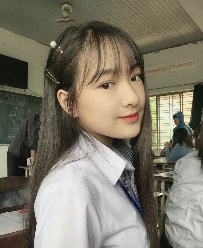 Đang là học sinh cuối cấp, đối với Diệp, việc học tập là ưu tiên số một. Nhờ ngoại hình nổi trội, cô được một số cửa hàng thời trang mời làm mẫu ảnh nhưng nữ sinh đều khéo léo từ chối vì muốn tập trung học.