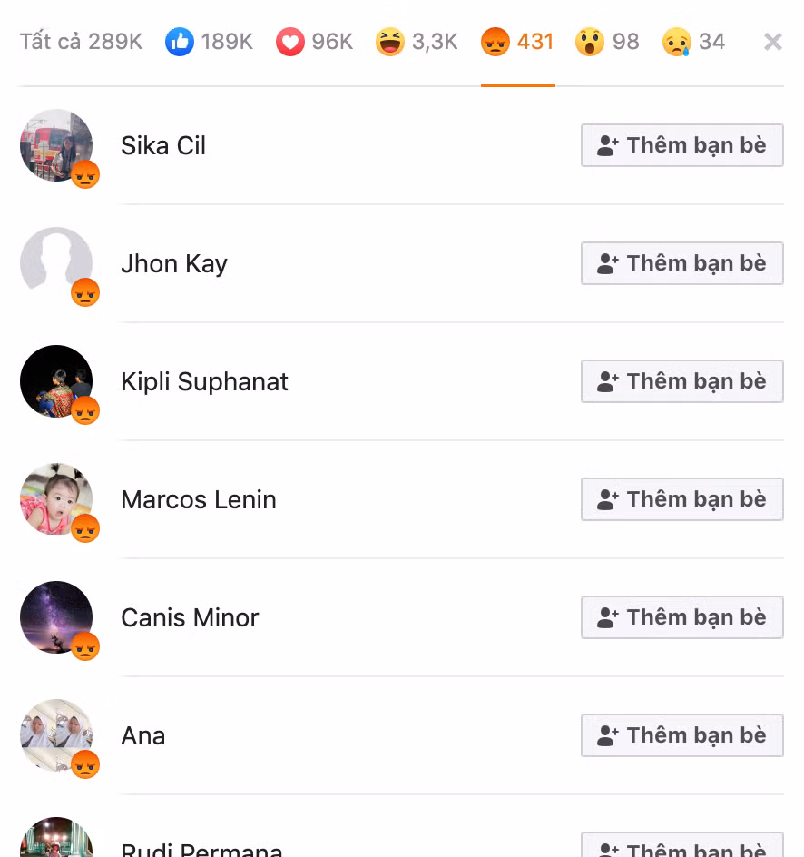 Cay cú vì để tuột mấy HCV khi đã ở rất gần, rất nhiều cổ động viên Indonesia kéo vào trang cá nhân của Văn Hậu làm loạn. Không chỉ bày tỏ cảm xúc tức giận trong bài viết, nhiều người có những từ ngữ không hay nói về cầu thủ Việt Nam.