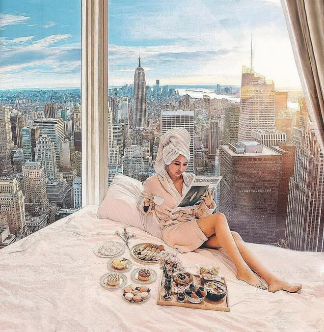 Mina Phạm - vợ đại gia Minh Nhựa đang là "gương mặt vàng" trong làng vợ đại gia khi được chồng cưng chiều với cuộc sống sang - xịn - mịn.