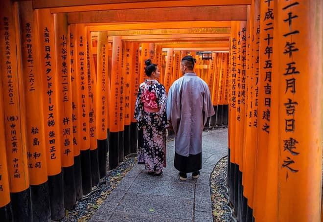 "Vợ đại gia, đẳng cấp checkin khoe thân cũng phải khác", "Được chồng chiều cũng chỉ đến thế này thôi" là những bình luận của cư dân mạng về cuộc sống hôn nhân của Meo Meo.