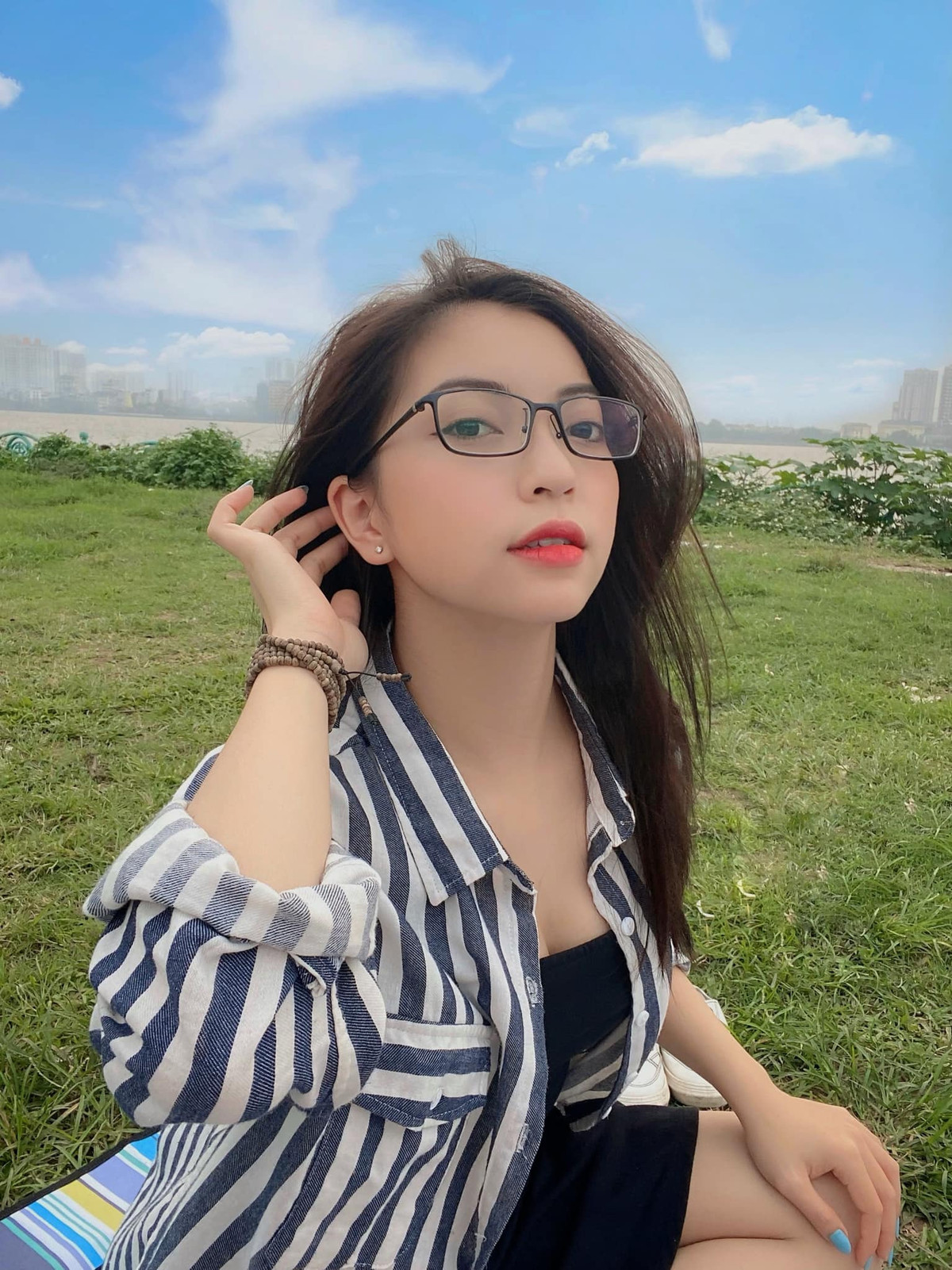 Hiện tại, Nhật Lê vẫn đang độc thân vui vẻ, cô nàng không quên đăng tải nhiều hình ảnh của mình lên mạng xã hội như một minh chứng rằng mình vẫn ổn. Nguồn ảnh: FBNV