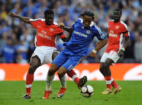 Tuy nhiên, khi ấy HLV Wenger đã khước từ cơ hội vì cảm thấy Drogba không đủ khả năng khoác áo CLB tầm cỡ như Arsenal.