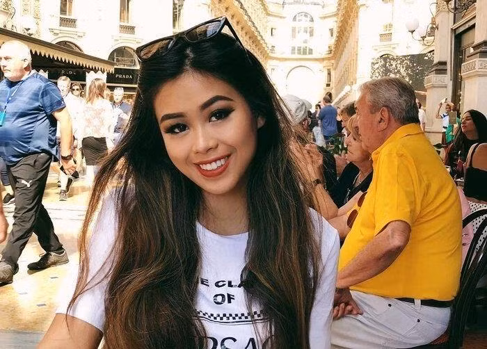 Tiên Nguyễn (sinh năm 1997) tên thật là Nguyễn Thảo Tiên, con gái của doanh nhân Johnathan Hạnh Huyễn và bà Thủy Tiên. Cô còn có một em trai ruột là Hiếu Nguyễn, hiện đang du học tại Anh.