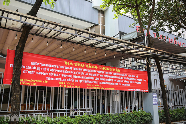 Trước đó ngày 23/3, tại cuộc họp giữa Thường trực Chính phủ và Ban chỉ đạo quốc gia về phòng chống dịch bệnh Covid-19, Thủ tướng Nguyễn Xuân Phúc cho rằng trong giai đoạn tới, khả năng lây nhiễm dịch bệnh trong cộng đồng rất cao. Do đó, Thủ tướng yêu cầu đóng cửa các dịch vụ không cần thiết để hạn chế tối đa việc tập trung đông người. Đề nghị các cơ sở thờ tự không tụ tập đông người và yêu cầu các địa phương nghiêm khắc nhắc nhở vấn đề này.