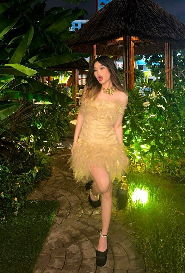 Ngoài tiếng Anh, Jennifer Ngô còn thông thạo nhiều ngôn ngữ khác như Tây Ban Nha, Trung, Đức...